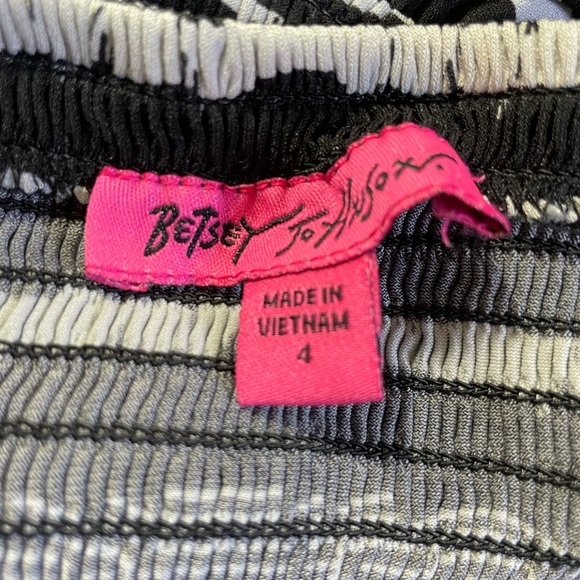 Betsy Johnson maxi ruffle black white dress. Size 4 - Picture 13 of 13